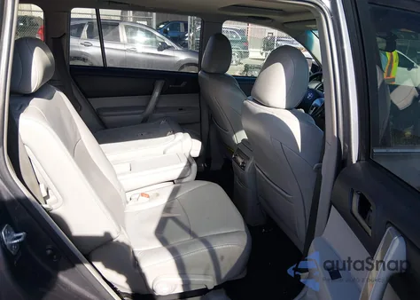 2011 Toyota Highlander Se V6 из США, поврежденный, VIN 5TDBK3EH3BS069929